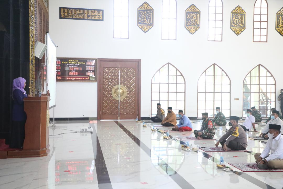 Gubernur-Jatim-Khofifah-Khotmil Qur'an- di Masjid -Arif- Nurul -Huda, Mapolda- Jatim