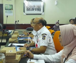 Kadishub Tunjung Iswahyudi saat hearing di DPRD Surabaya.